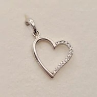 Fehér arany cirkónia köves szív medál