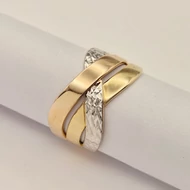 Sárga-fehér-vörös arany vésett gyűrű