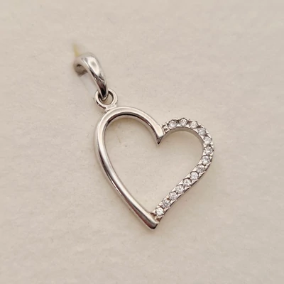 Fehér arany cirkónia köves szív medál