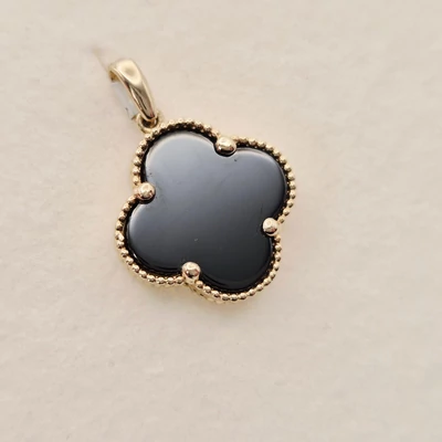 Sárga arany medál ónix kővel